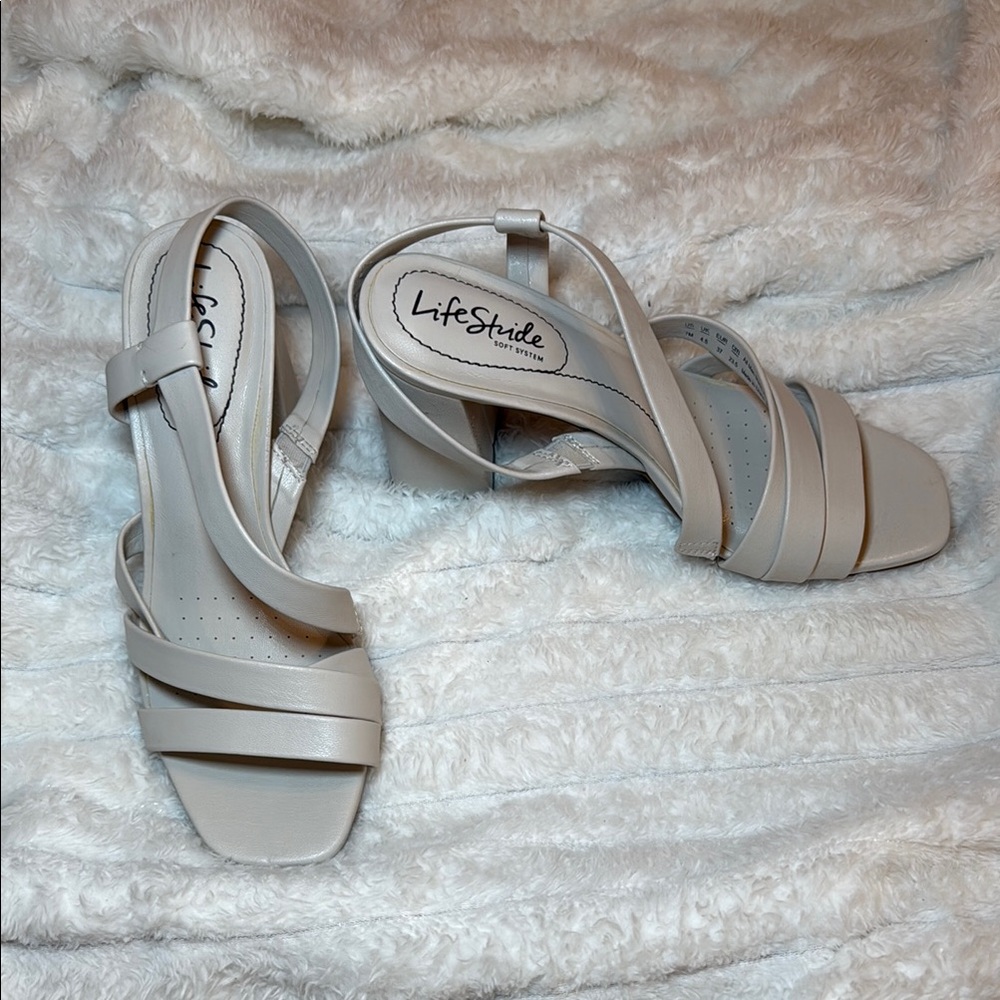 Life Stride Cream Heels with Slingback Design. Size: 7